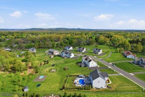 23 Claridge Lane Raritan NJ 08822