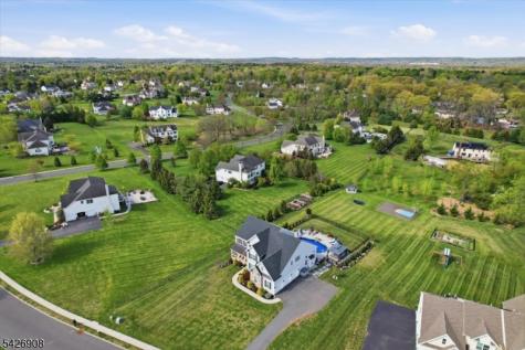 23 Claridge Lane Raritan NJ 08822