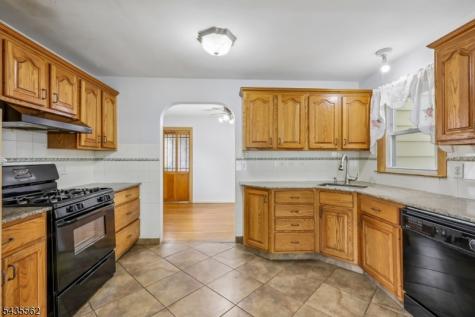 215 Henley Avenue New Milford NJ 07646