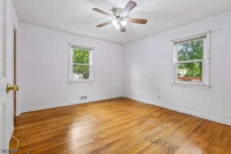 215 Henley Avenue New Milford NJ 07646