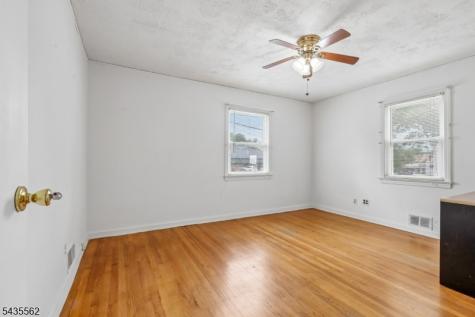 215 Henley Avenue New Milford NJ 07646