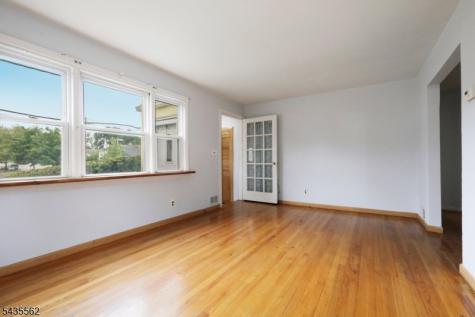 215 Henley Avenue New Milford NJ 07646
