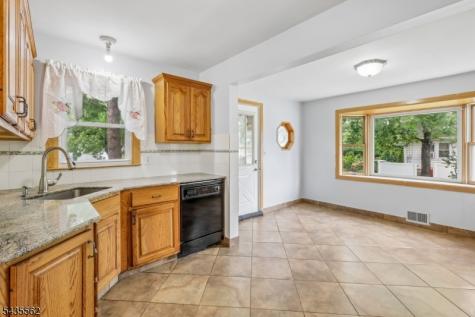215 Henley Avenue New Milford NJ 07646