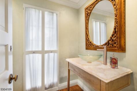 2 Canoe Lane Roseland NJ 07068