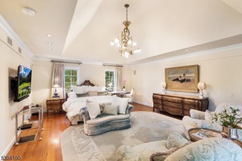 2 Canoe Lane Roseland NJ 07068