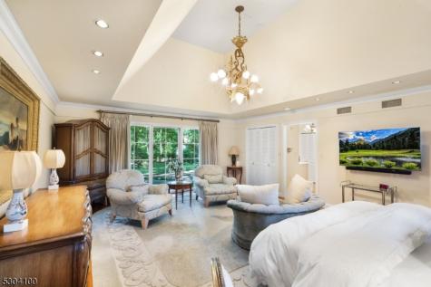 2 Canoe Lane Roseland NJ 07068