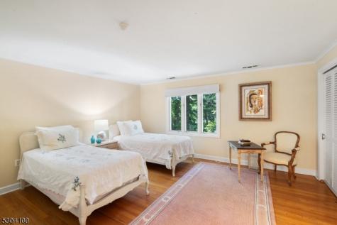 2 Canoe Lane Roseland NJ 07068