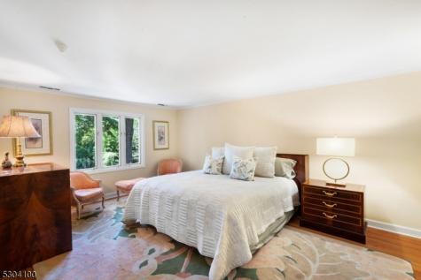2 Canoe Lane Roseland NJ 07068