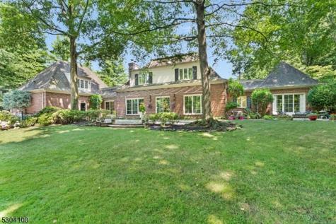 2 Canoe Lane Roseland NJ 07068
