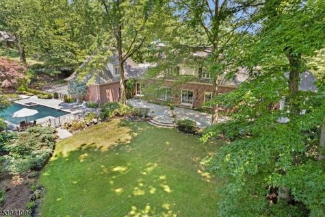 2 Canoe Lane Roseland NJ 07068