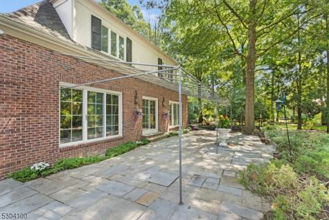 2 Canoe Lane Roseland NJ 07068