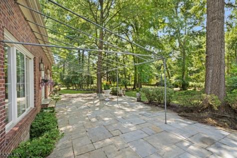 2 Canoe Lane Roseland NJ 07068