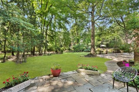 2 Canoe Lane Roseland NJ 07068