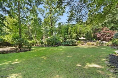 2 Canoe Lane Roseland NJ 07068