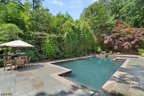2 Canoe Lane Roseland NJ 07068