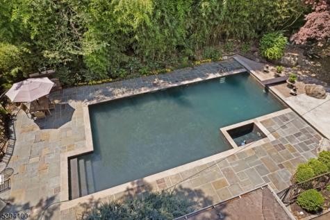 2 Canoe Lane Roseland NJ 07068