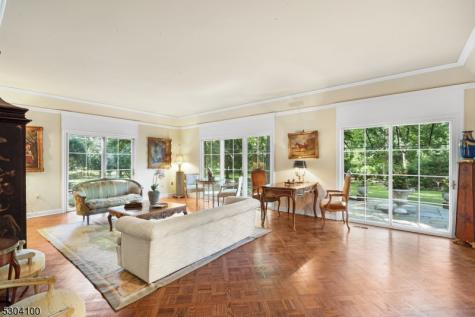2 Canoe Lane Roseland NJ 07068