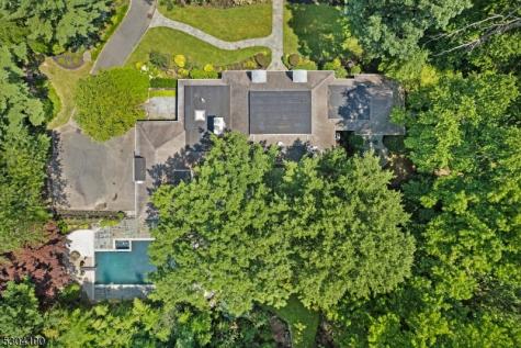 2 Canoe Lane Roseland NJ 07068