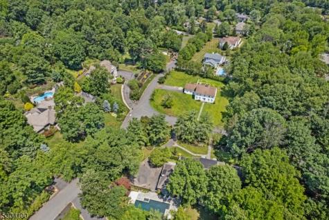 2 Canoe Lane Roseland NJ 07068