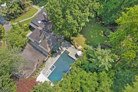 2 Canoe Lane Roseland NJ 07068