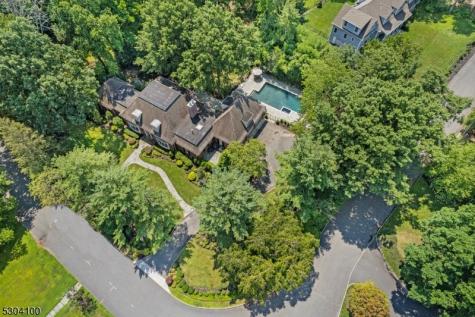 2 Canoe Lane Roseland NJ 07068