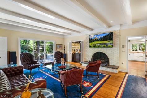 2 Canoe Lane Roseland NJ 07068