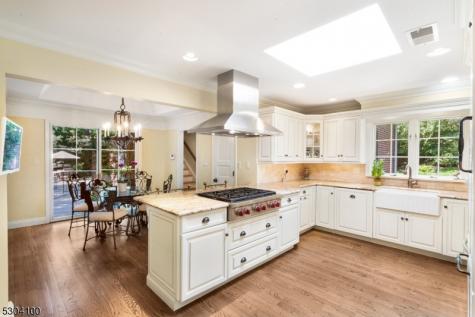 2 Canoe Lane Roseland NJ 07068
