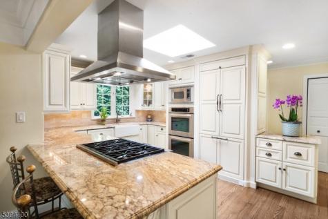 2 Canoe Lane Roseland NJ 07068