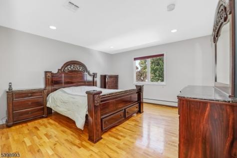 4 Maple Avenue Waldwick NJ 07463