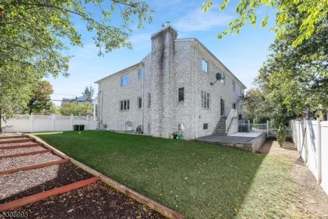 4 Maple Avenue Waldwick NJ 07463