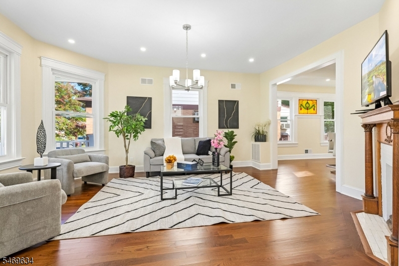 17 Princeton Road Elizabeth NJ 07208