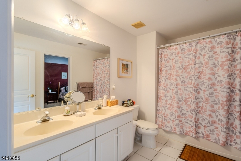 18 Hartlander Street East Brunswick NJ 08816