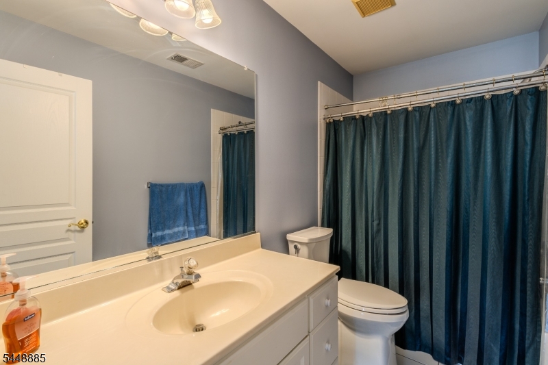 18 Hartlander Street East Brunswick NJ 08816