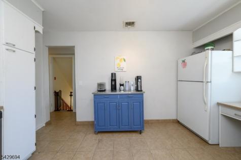 49 Colonial Drive Clark NJ 07066