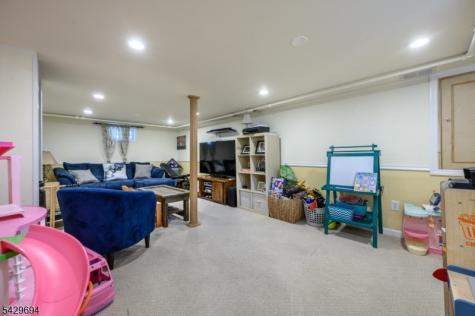 49 Colonial Drive Clark NJ 07066