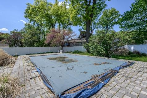 49 Colonial Drive Clark NJ 07066