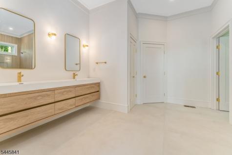 1004 Valerie Place Greenwich NJ 08886