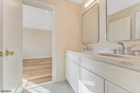 1004 Valerie Place Greenwich NJ 08886