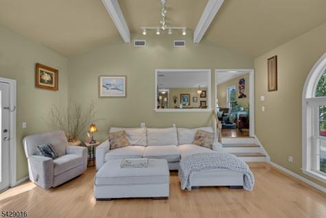 942 Liberty Street Belvidere NJ 07823
