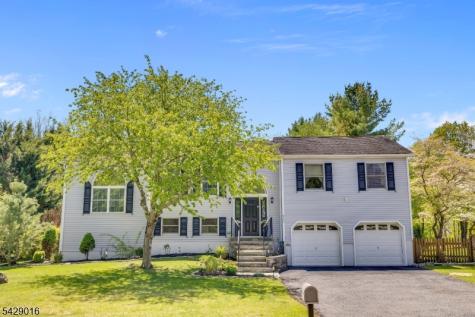 942 Liberty Street Belvidere NJ 07823