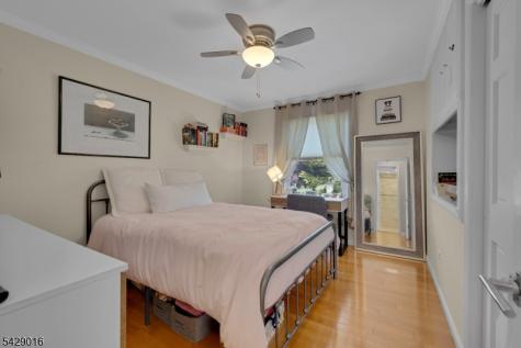 942 Liberty Street Belvidere NJ 07823