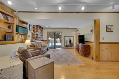 942 Liberty Street Belvidere NJ 07823