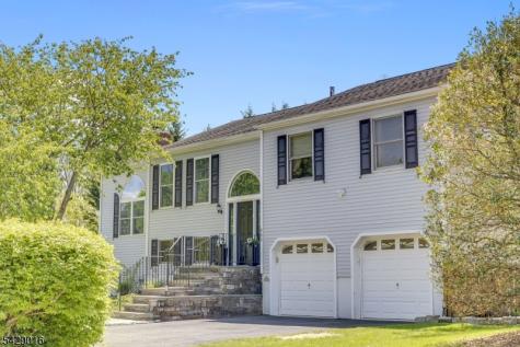 942 Liberty Street Belvidere NJ 07823