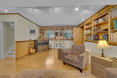 942 Liberty Street Belvidere NJ 07823