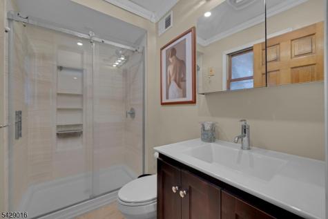942 Liberty Street Belvidere NJ 07823
