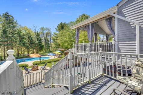 942 Liberty Street Belvidere NJ 07823