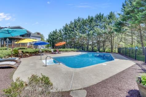 942 Liberty Street Belvidere NJ 07823