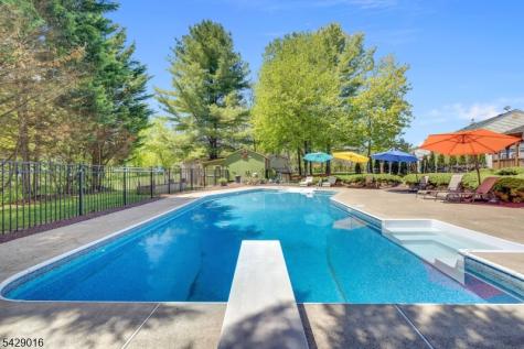 942 Liberty Street Belvidere NJ 07823