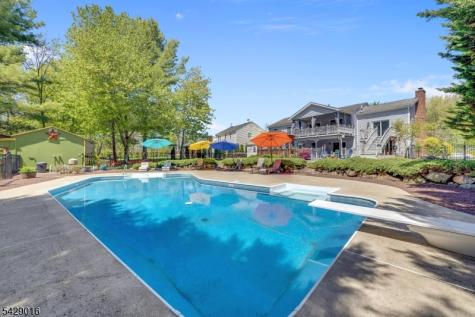 942 Liberty Street Belvidere NJ 07823
