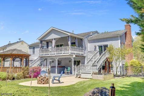 942 Liberty Street Belvidere NJ 07823